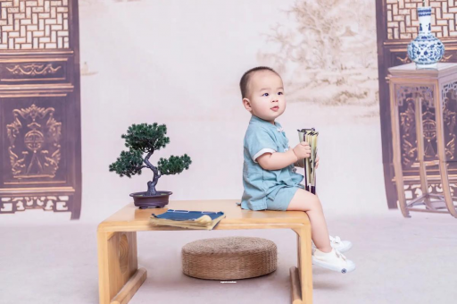 沂南宝宝眼睛肿是什么原因